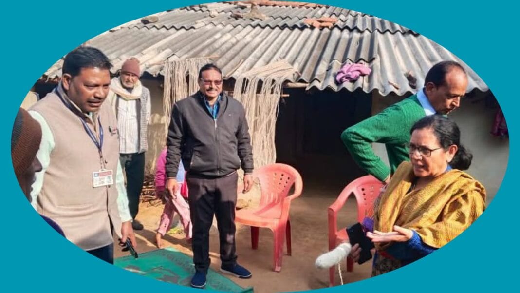 गांधीग्राम कहे जाने वाले सुलखमा गांव का मैहर कलेक्टर ने किया भ्रमण।