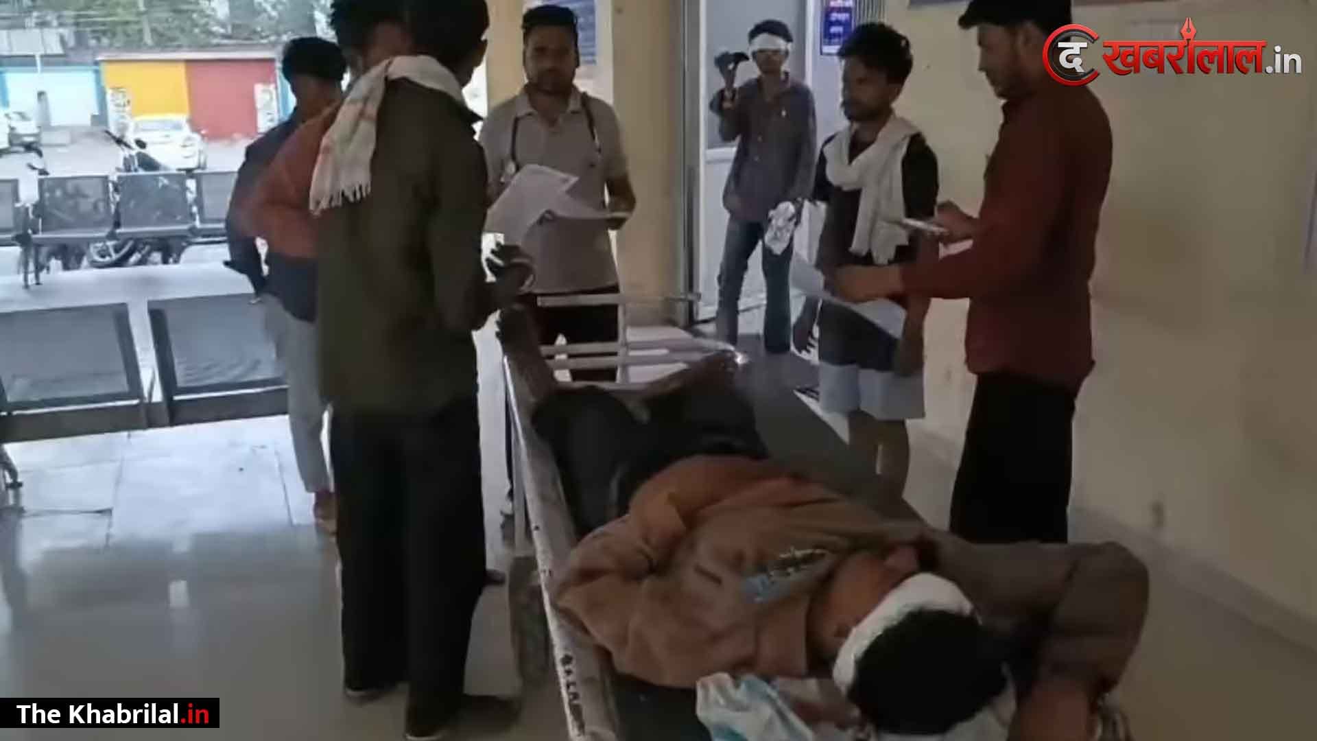 गूगल मैप के भरोसे थी रफ्तार, अंधेरे में खाई में गिरी श्रद्धालुओं से भरी गाड़ी: खंडवा में तड़के 4 बजे चीख-पुकार; 7 गंभीर घायल, ड्राइवर को नींद की झपकी आने की आशंका