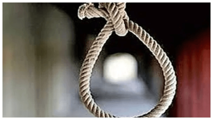मैहर में फंदे पर लटका मिला गार्ड, परिजनों का आरोप- “मर्डर हुआ है, तभी दोपहर बाद के सीसीटीवी फुटेज गायब हैं” मैहर में फंदे पर लटका मिला गार्ड, परिजनों का आरोप- “मर्डर हुआ है, तभी दोपहर बाद के सीसीटीवी फुटेज गायब हैं”