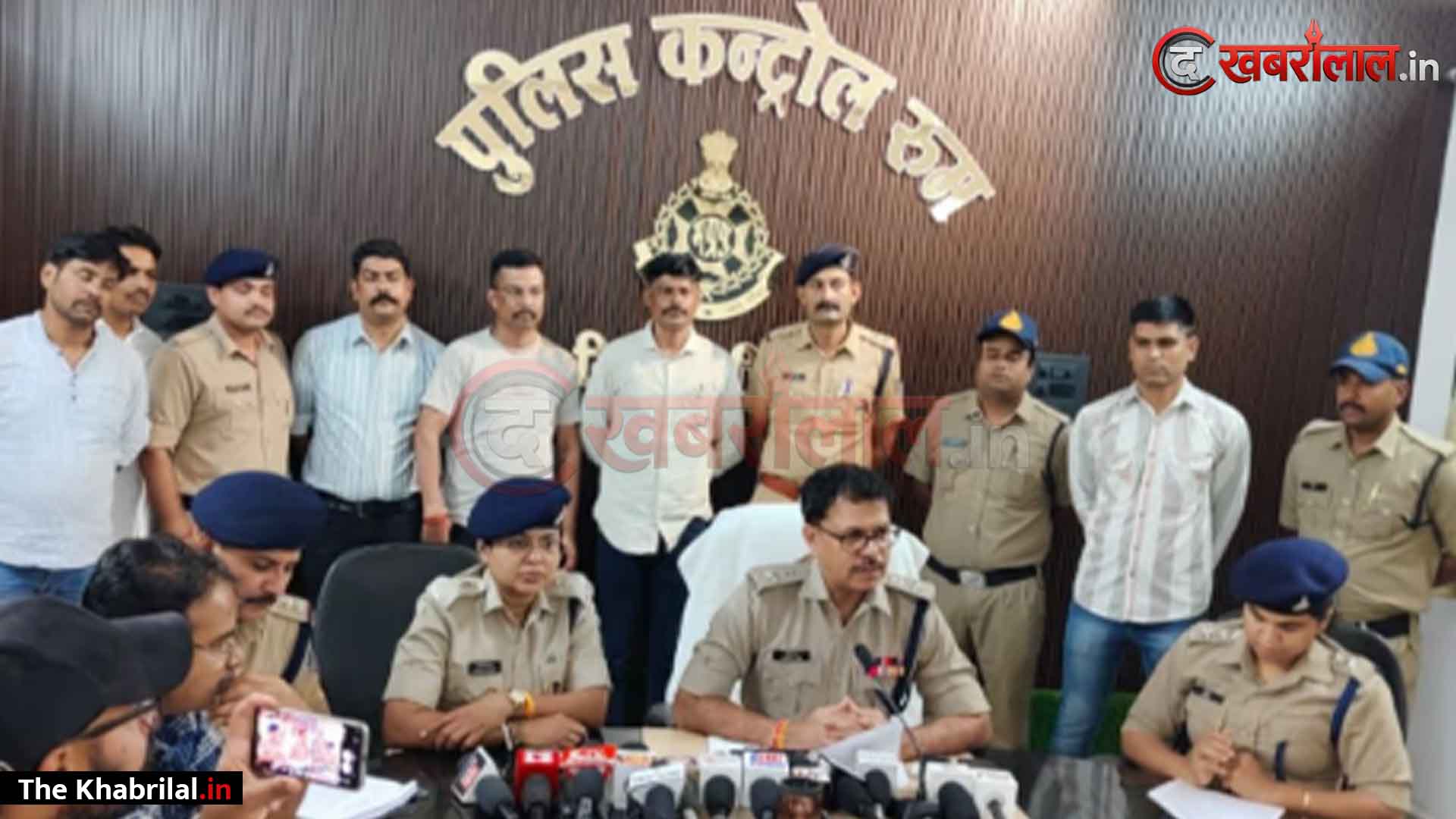 नीमच में कूरियर कंपनी की डेढ़ लाख की लूट का 36 घंटे में पर्दाफाश! निकाला गया कर्मचारी ही निकला मास्टरमाइंड; चाकू मारकर की थी डकैती, 5 गिरफ्तार