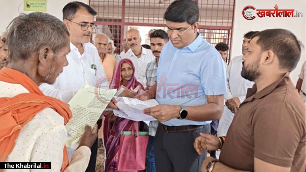 मऊगंज जनसुनवाई में कलेक्टर संजय कुमार जैन का कड़ा रुख; धान की ₹5.37 लाख की बकाया राशि तुरंत भुगतान करने के निर्देश, भूमि विवादों पर 7 दिन में मांगी रिपोर्ट मऊगंज जनसुनवाई में कलेक्टर संजय कुमार जैन का कड़ा रुख; धान की ₹5.37 लाख की बकाया राशि तुरंत भुगतान करने के निर्देश, भूमि विवादों पर 7 दिन में मांगी रिपोर्ट