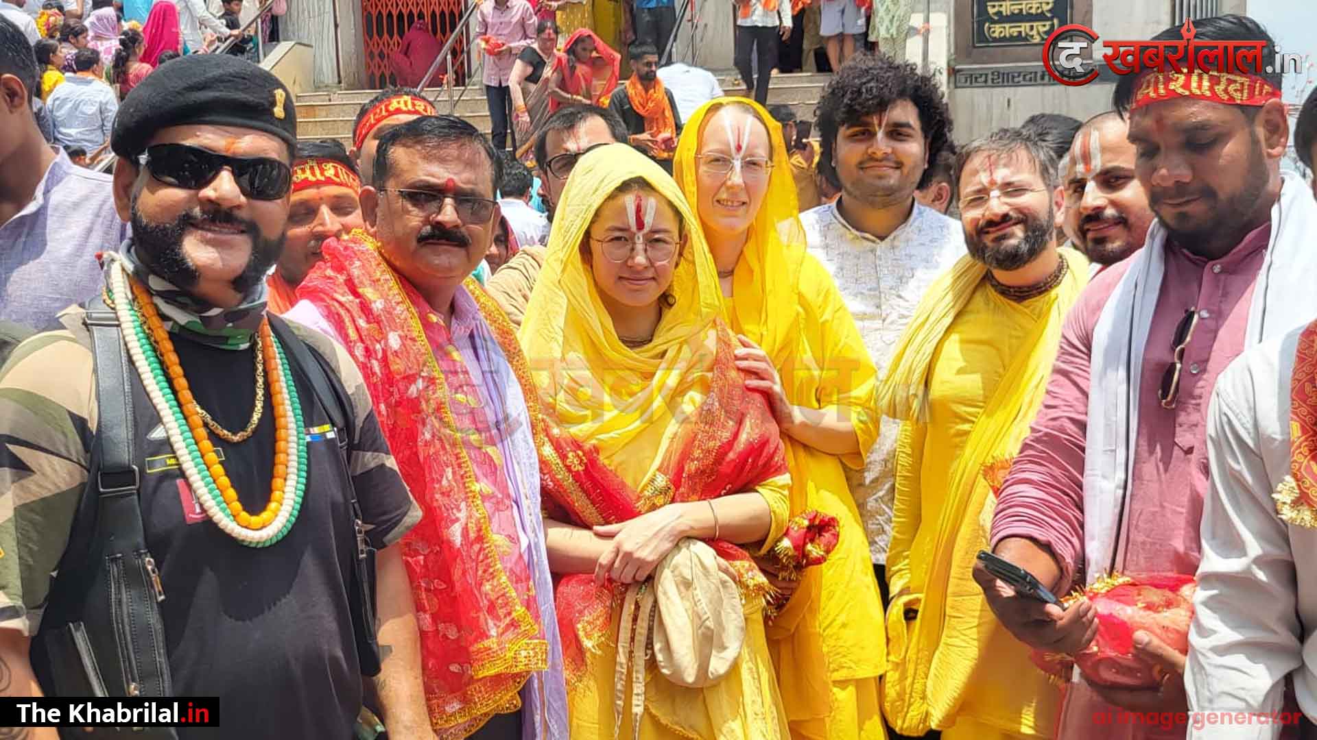 सात समंदर पार से मैहर पहुंची सनातन संस्कृति की दीवानगी: इंग्लैंड के 3 सैलानियों ने पारंपरिक पोशाक में किए मां शारदा के दर्शन; अब वृंदावन के लिए रवाना