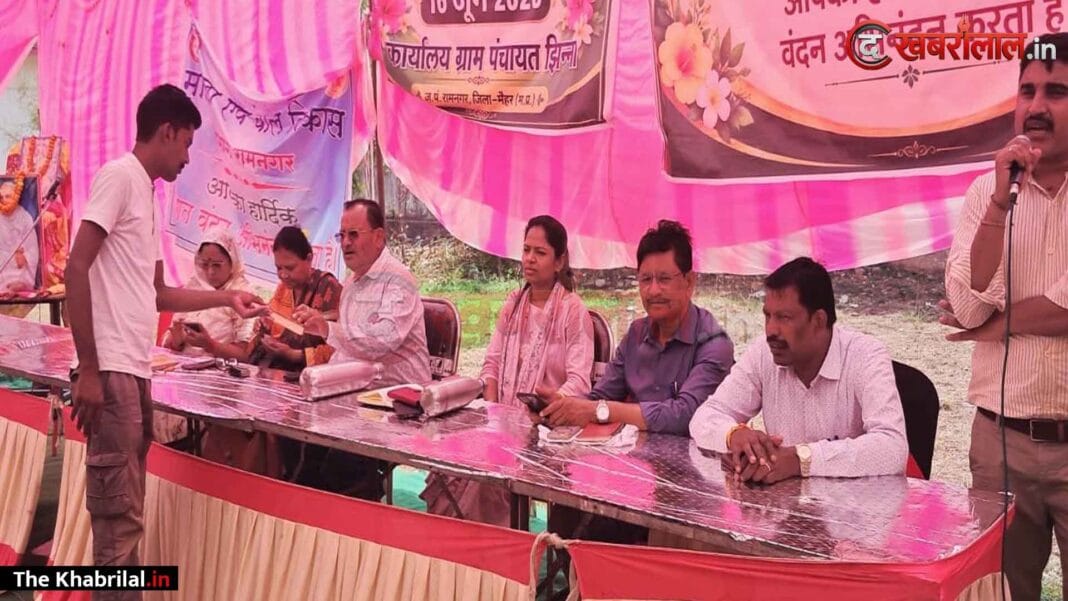 प्रशासन पहुंचा गांव के द्वार: रामनगर के झिन्ना में लगा महा जनकल्याण शिविर; एसडीएम और जनपद सीईओ ने चौपाल लगाकर मौके पर ही किया ग्रामीणों की समस्याओं का निपटारा प्रशासन पहुंचा गांव के द्वार: रामनगर के झिन्ना में लगा महा जनकल्याण शिविर; एसडीएम और जनपद सीईओ ने चौपाल लगाकर मौके पर ही किया ग्रामीणों की समस्याओं का निपटारा