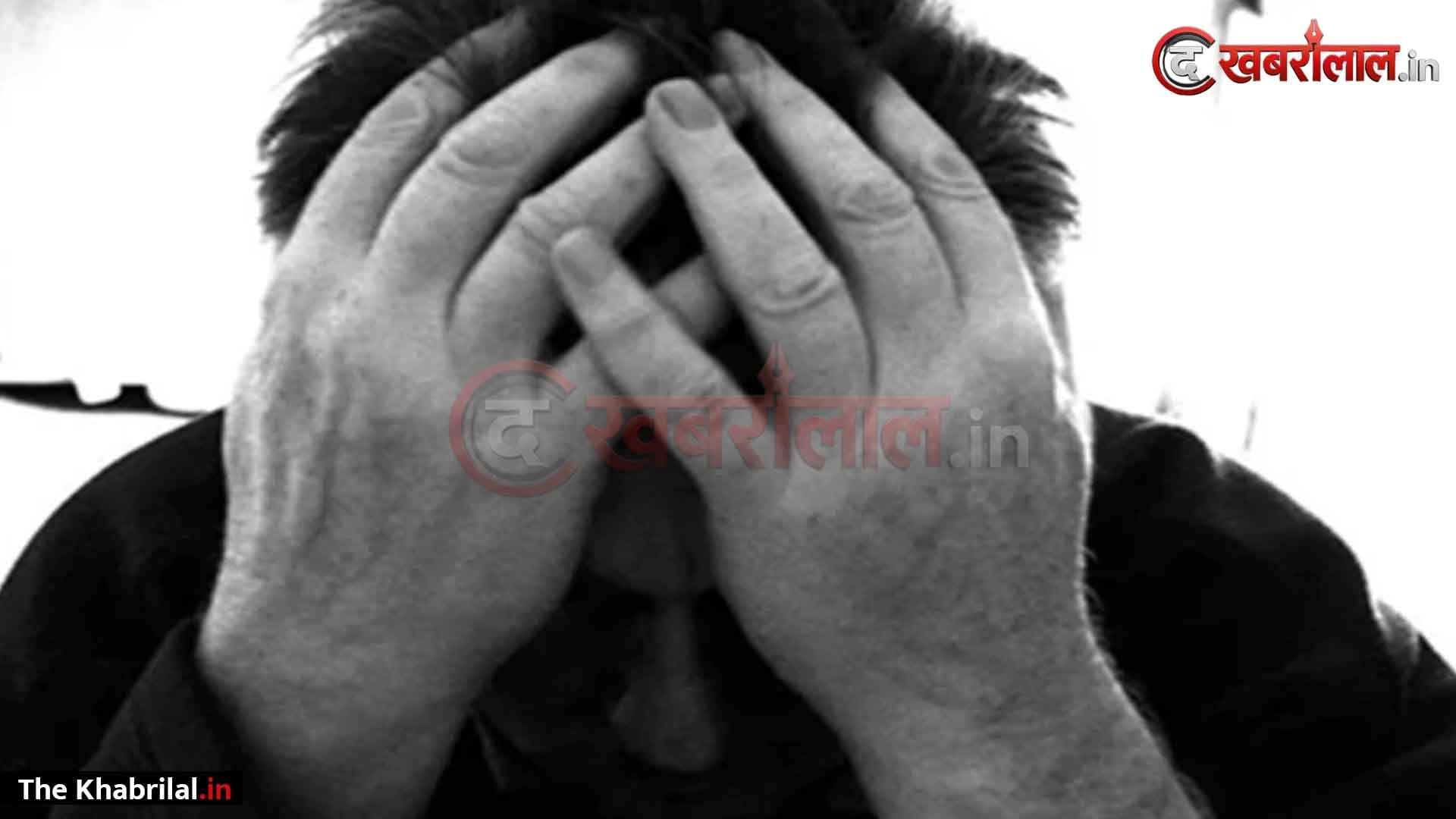 सतना स्टेशन पर दर्दनाक हादसा: ड्यूटी पर जाने से ठीक पहले ट्रेन मैनेजर को आया साइलेंट हार्ट अटैक, प्लेटफॉर्म पर गिरे; जिला अस्पताल में तोड़ा दम