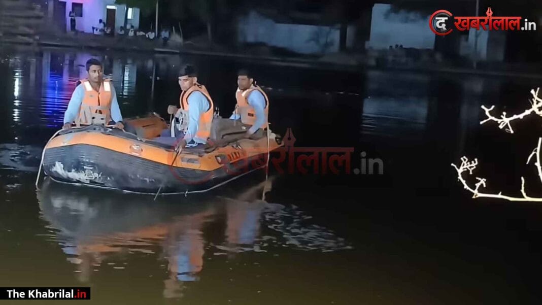 मुरैना में शादी की खुशियां मातम में बदलीं! साले की शादी में शराब के नशे में हुआ विवाद; पूरे ससुराल के सामने जीजा ने तालाब में कूदकर दे दी जान मुरैना में शादी की खुशियां मातम में बदलीं! साले की शादी में शराब के नशे में हुआ विवाद; पूरे ससुराल के सामने जीजा ने तालाब में कूदकर दे दी जान