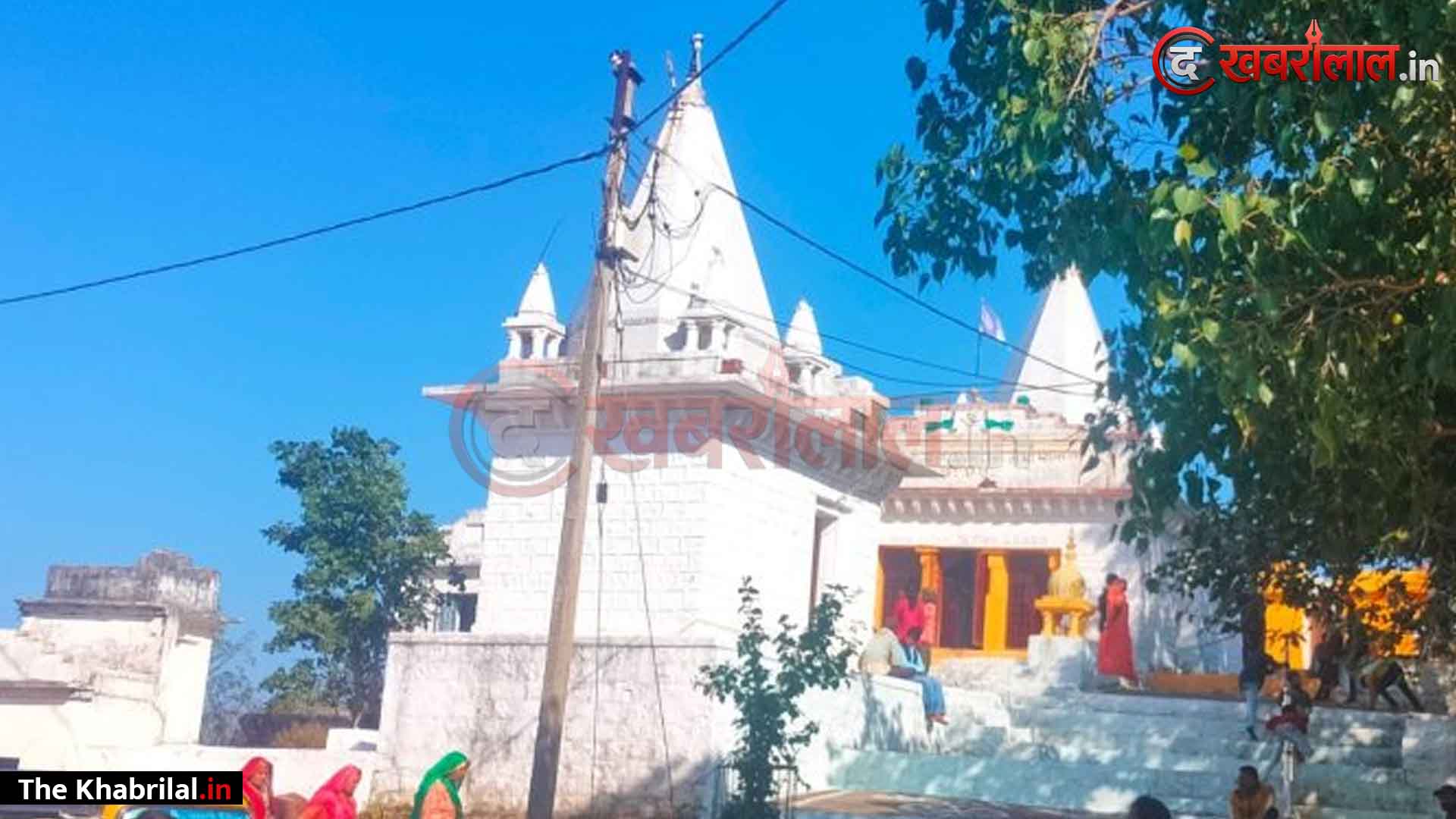 सतना के सिद्धेश्वर नाथ मंदिर में बड़ी चोरी: 11-11 किलो के दो ऐतिहासिक पीतल के घंटे ले उड़े चोर; उचेहरा क्षेत्र में एक हफ्ते में मंदिर में दूसरी वारदात