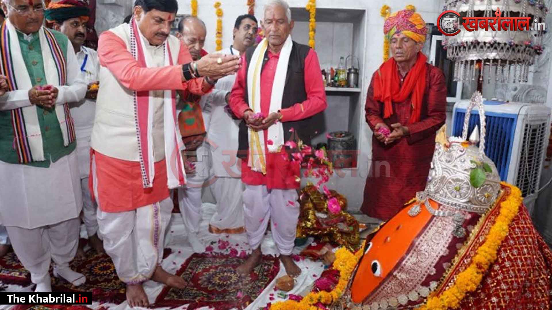 राजगढ़ में जल गंगा संवर्धन अभियान का महा-समापन! सीएम डॉ. मोहन यादव ने भैंसवामाता मंदिर में टेका माथा; दिव्यांगों को दीं ट्राइसाइकिल और महिलाओं को सौंपे इलेक्ट्रिक वाहन