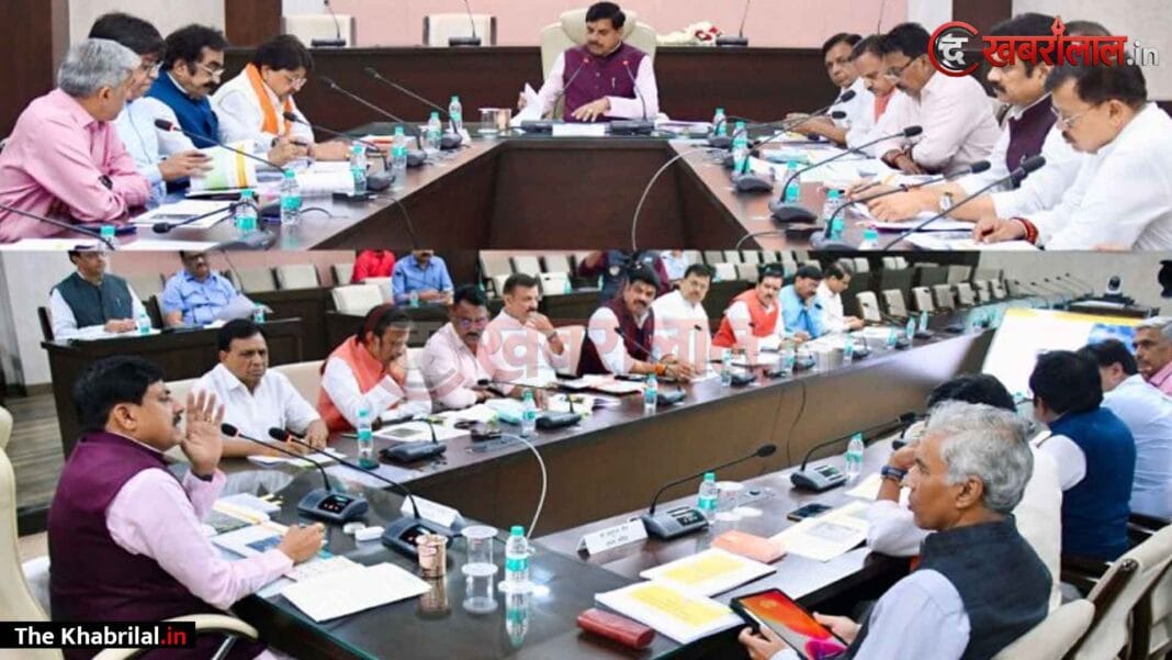 सिंहस्थ 2028 को लेकर मुख्यमंत्री डॉ. मोहन यादव का बड़ा फैसला: बड़वाह-ओंकारेश्वर-खेड़ीघाट को मिलाकर बनेगा नया ‘विकास प्राधिकरण’; ओंकारेश्वर में बनेगा हेलीपैड और आधुनिक अस्पताल सिंहस्थ 2028 को लेकर मुख्यमंत्री डॉ. मोहन यादव का बड़ा फैसला: बड़वाह-ओंकारेश्वर-खेड़ीघाट को मिलाकर बनेगा नया ‘विकास प्राधिकरण’; ओंकारेश्वर में बनेगा हेलीपैड और आधुनिक अस्पताल