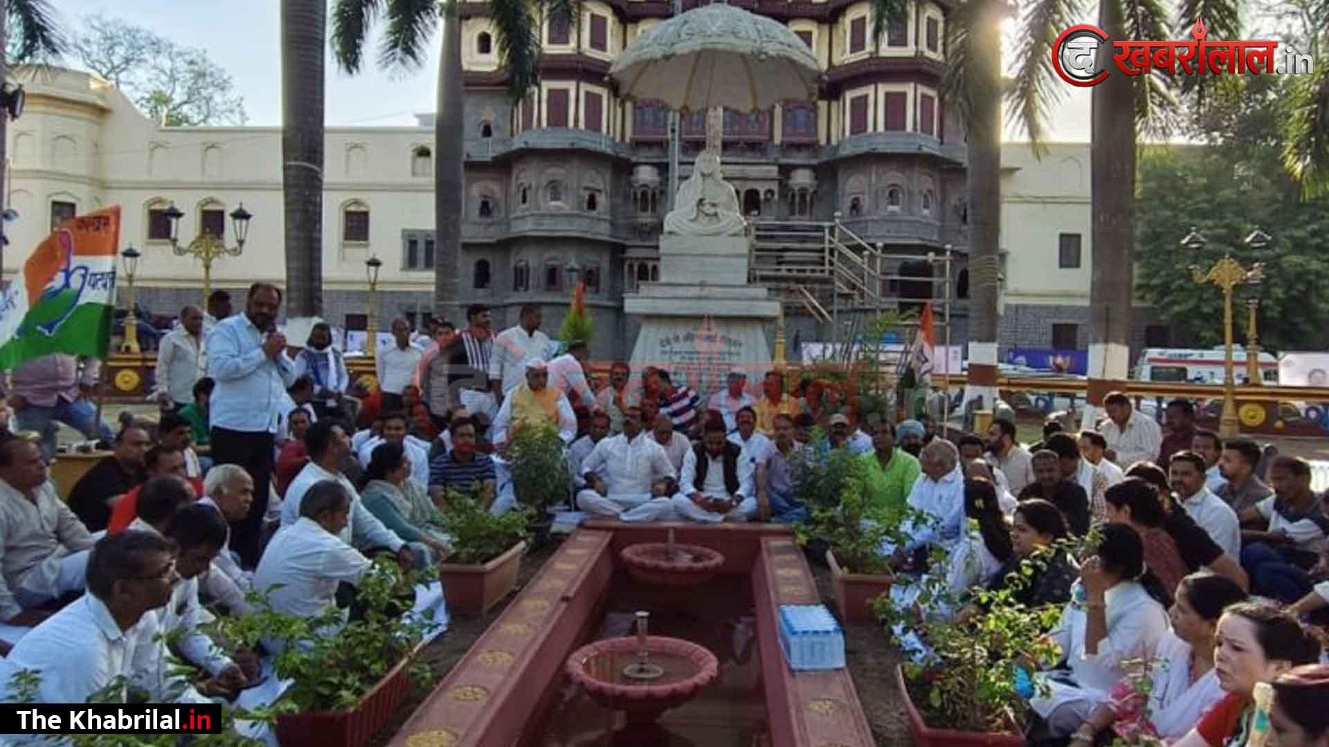 राज्यसभा रेस से मीनाक्षी नटराजन बाहर: नामांकन निरस्त होने पर भड़की कांग्रेस; इंदौर के राजवाड़ा पर प्रदर्शन, कोर्ट जाने का किया ऐलान