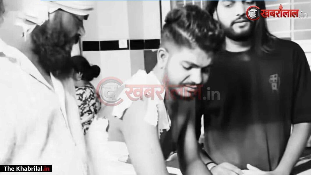 दोस्ती का खूनी अंत: गुना में महज ₹500 के उधार के लिए जिगरी दोस्त बना जान का दुश्मन; परिजनों के सामने ही युवक के पेट में ताबड़तोड़ घोंपा 5 बार चाकू, हालत नाजुक दोस्ती का खूनी अंत: गुना में महज ₹500 के उधार के लिए जिगरी दोस्त बना जान का दुश्मन; परिजनों के सामने ही युवक के पेट में ताबड़तोड़ घोंपा 5 बार चाकू, हालत नाजुक