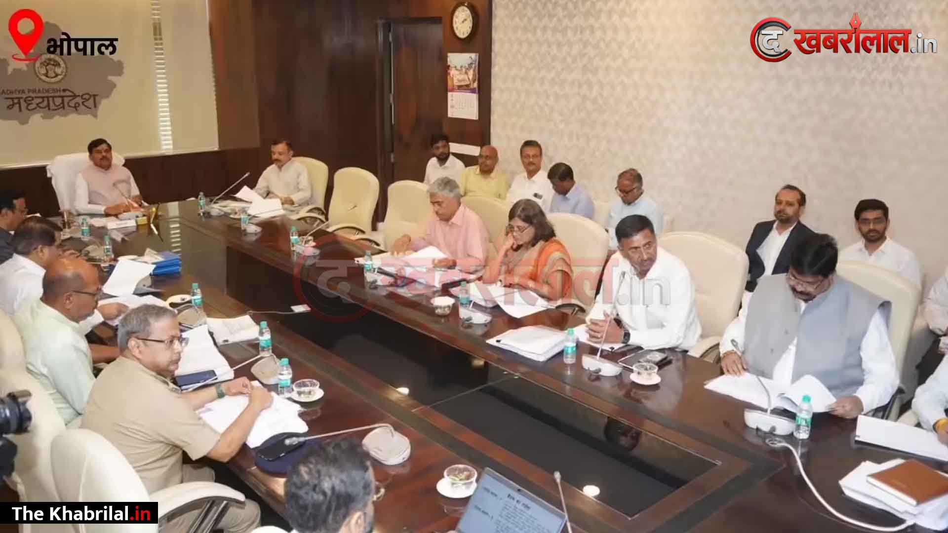 MP में सरकारी बसों की ‘महा-वापसी’: CM डॉ. मोहन यादव का बड़ा फैसला; प्रदेश में दौड़ेंगी 5200 से अधिक बसें, इंदौर से शुरू होगा मेगा ऑपरेशन