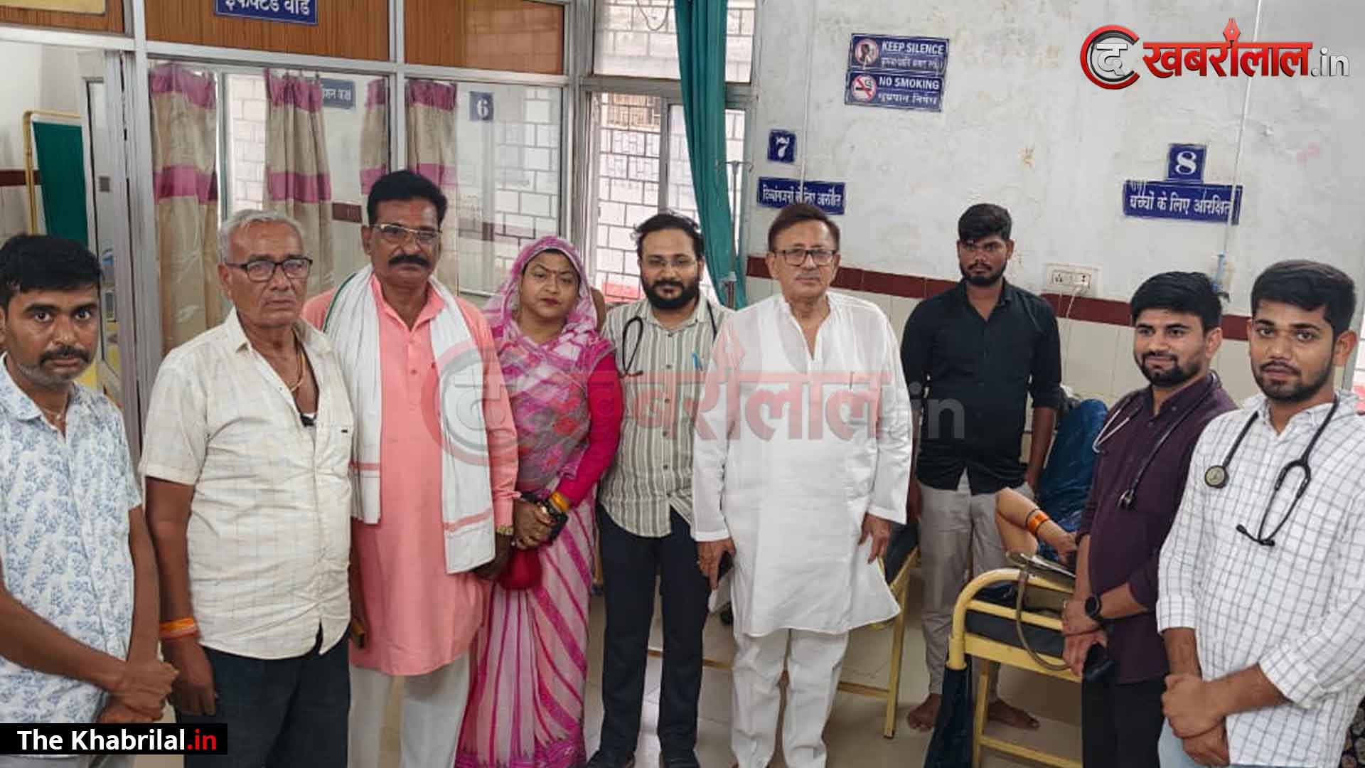 रामनगर अस्पताल की व्यवस्था देख गदगद हुए विधायक डॉ. राजेंद्र कुमार सिंह, विजिटर बुक में लिखी दिल खोलकर प्रशंसा; बोले- सीमित संसाधनों में उत्कृष्ट स्वास्थ्य सेवाओं का अनूठा उदाहरण
