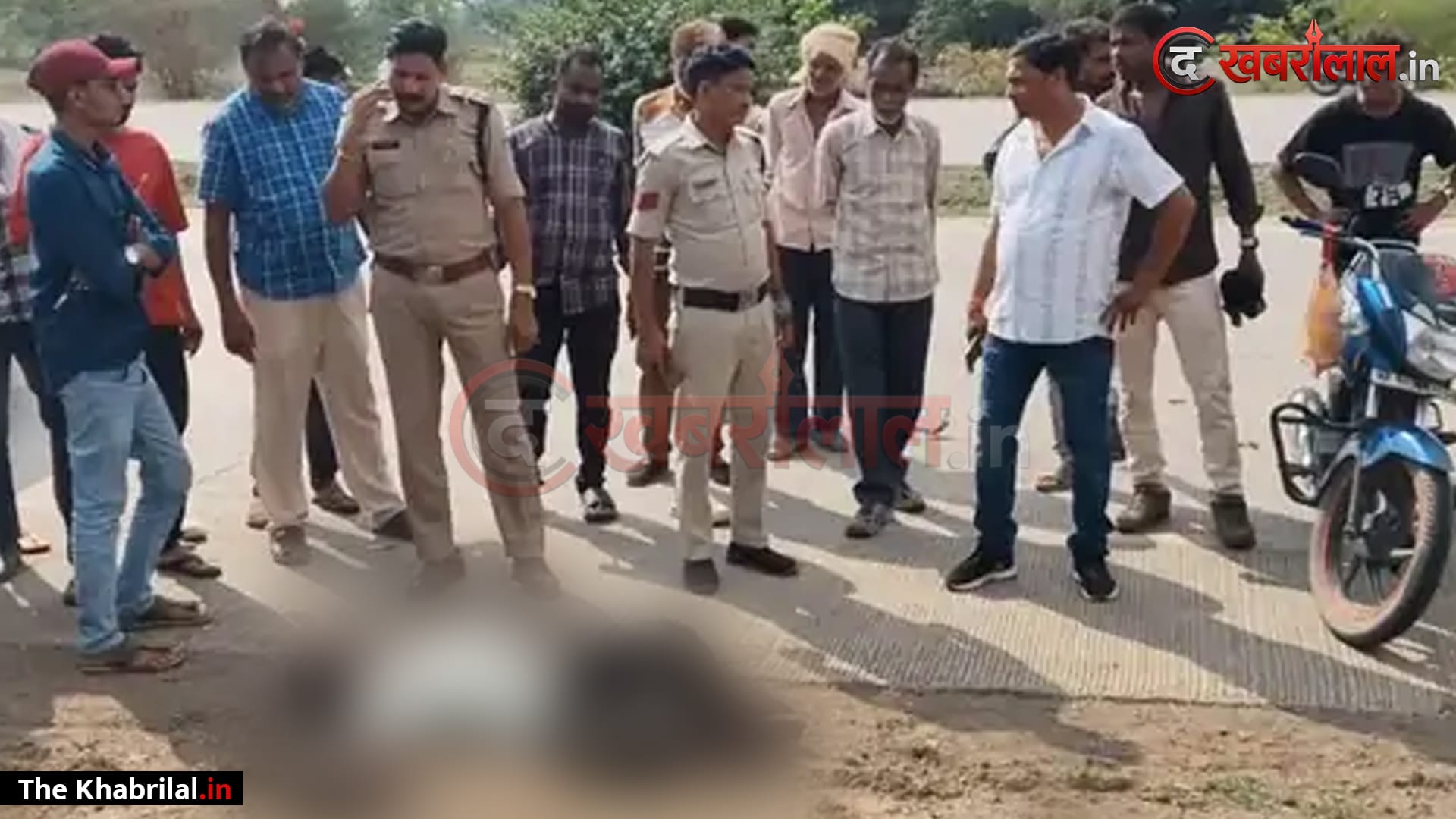 मैहर NH-30 पर खूनी रफ्तार का कहर: कंचनपुर के पास दो बाइकों में आमने-सामने की भीषण टक्कर; एक की मौके पर ही दर्दनाक मौत, दो गंभीर रूप से घायल