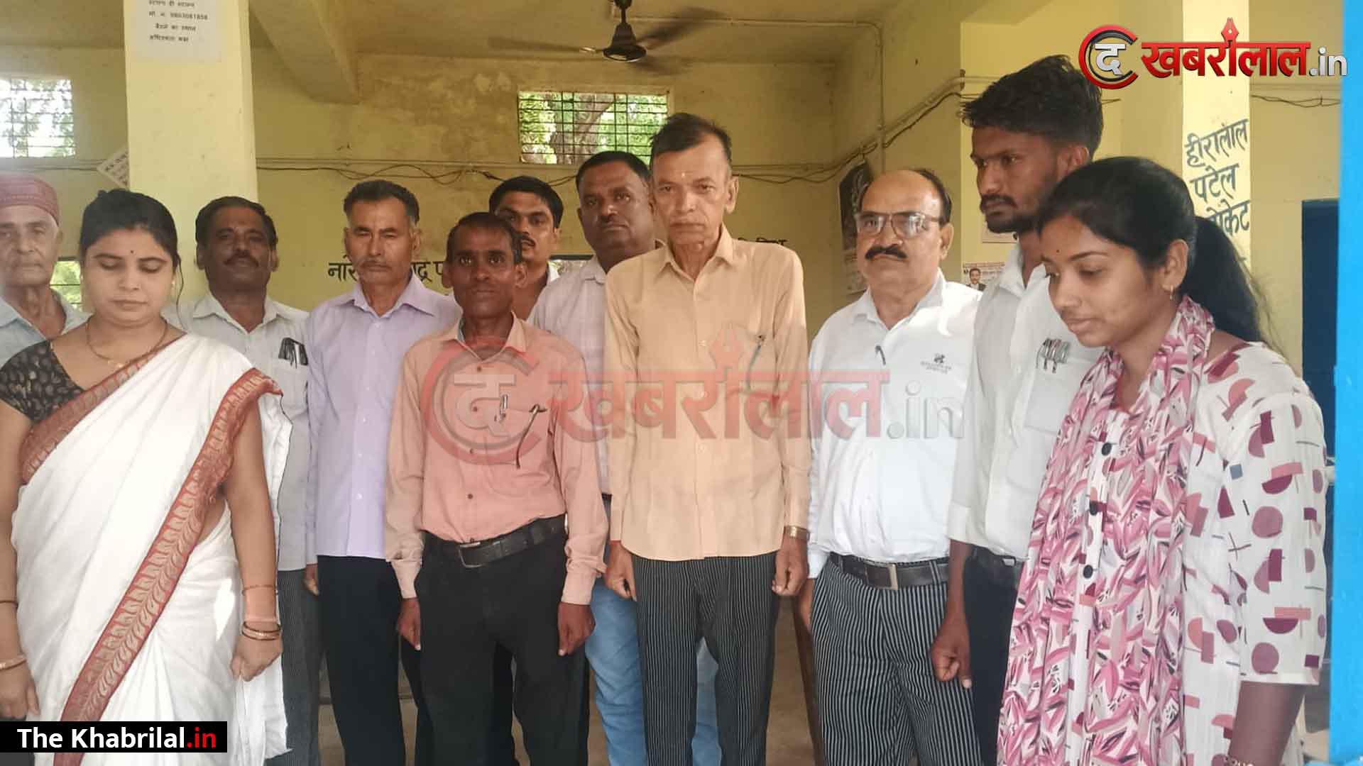 रामनगर अधिवक्ता संघ में गहरा शोक! अध्यक्ष मनोकामना प्रसाद द्विवेदी की माताजी के निधन पर आयोजित हुई शोक सभा; अधिवक्ताओं ने दी भावभीनी श्रद्धांजलि