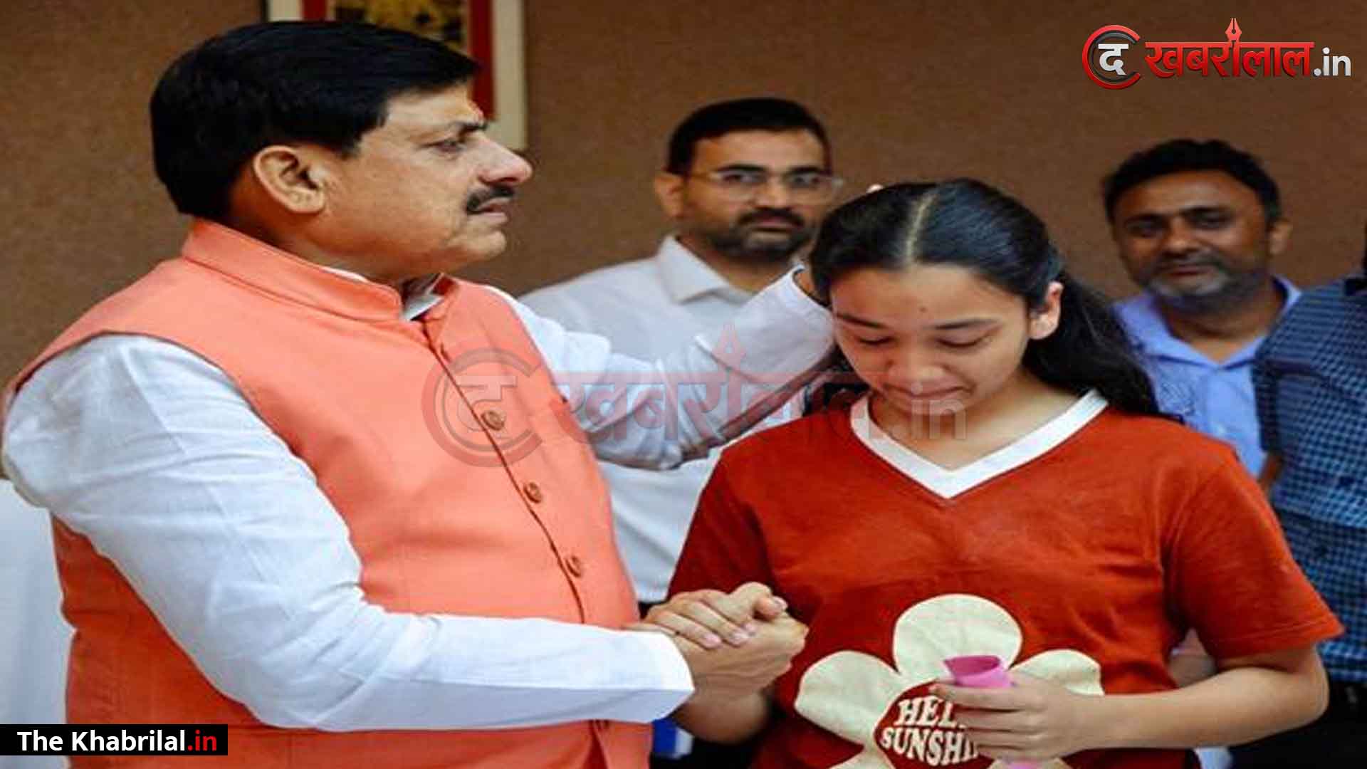 इंदौर दुर्घटना में अनाथ हुए मासूम बच्चों के साथ खड़ी हुई सरकार, मुख्यमंत्री डॉ. मोहन यादव ने जताई मानवीय संवेदना: स्व. उर्मिला सैनी के बच्चों अव्यक्त व प्रेक्षा की शिक्षा के लिए ₹५ लाख की आर्थिक सहायता मंजूर