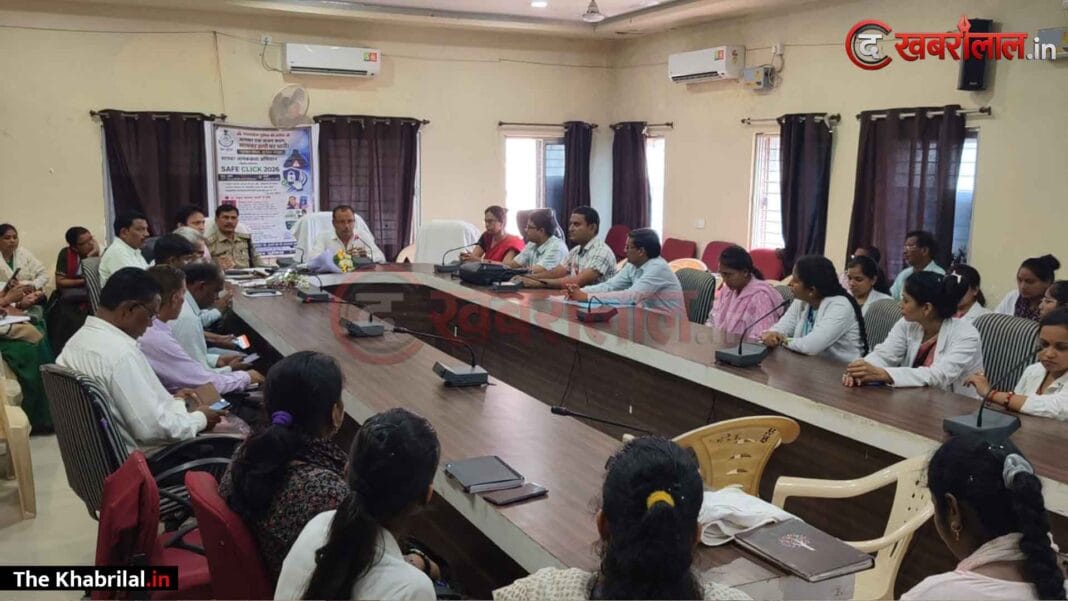 रामनगर में एसडीएम एस.पी. मिश्रा का कड़ा विधिक रुख: विभागीय समीक्षा बैठक में बोले— योजनाओं में लेती-देती और लापरवाही किसी भी कीमत पर स्वीकार नहीं; अफसर बढ़ाएं जमीनी दौरा रामनगर में एसडीएम एस.पी. मिश्रा का कड़ा विधिक रुख: विभागीय समीक्षा बैठक में बोले— योजनाओं में लेती-देती और लापरवाही किसी भी कीमत पर स्वीकार नहीं; अफसर बढ़ाएं जमीनी दौरा