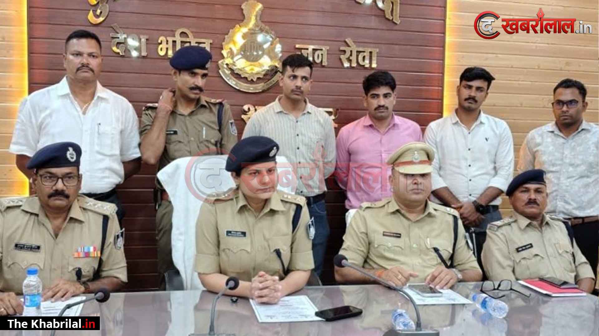 शाजापुर पुलिस की बड़ी सर्जिकल स्ट्राइक, ६ साल से फरार पत्नी का हत्यारा तमिलनाडु के कांचीपुरम से गिरफ्तार; पहचान छिपाकर कई राज्यों में काट रहा था फरारी, साइबर सेल ने ऐसे दबोचा
