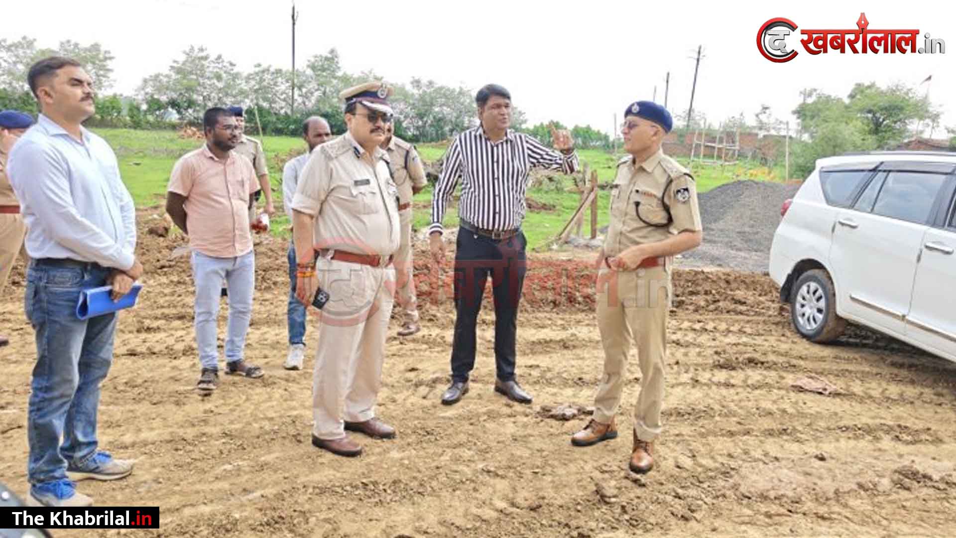 रीवा रेंज DIG हेमंत चौहान का मऊगंज का दो दिवसीय वार्षिक दौरा: कानून-व्यवस्था और साइबर सुरक्षा की समीक्षा; थानों से लेकर निर्माणाधीन पुलिस भवनों का लिया जायजा