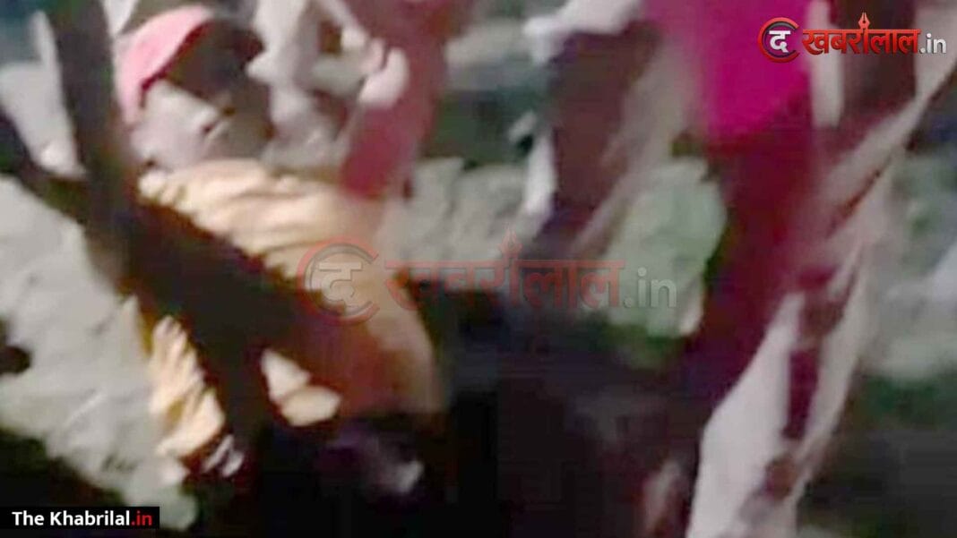 सिंगरौली में रफ्तार का कहर: माड़ा में तेज रफ्तार फोर व्हीलर ने बाइक को मारी जोरदार टक्कर; दो युवक गंभीर रूप से घायल, वाहन सहित चालक फरार सिंगरौली में रफ्तार का कहर: माड़ा में तेज रफ्तार फोर व्हीलर ने बाइक को मारी जोरदार टक्कर; दो युवक गंभीर रूप से घायल, वाहन सहित चालक फरार