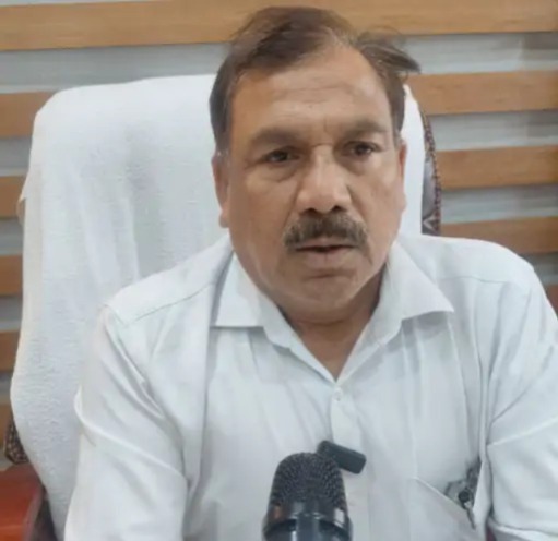 डॉक्टर नरसिंह गेहलोत, सीएमएचओ।